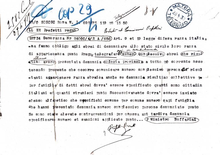 Documento riguardo l'obbligo agli ebrei di denunciare allo stato civile la propria razza di appartenenza
